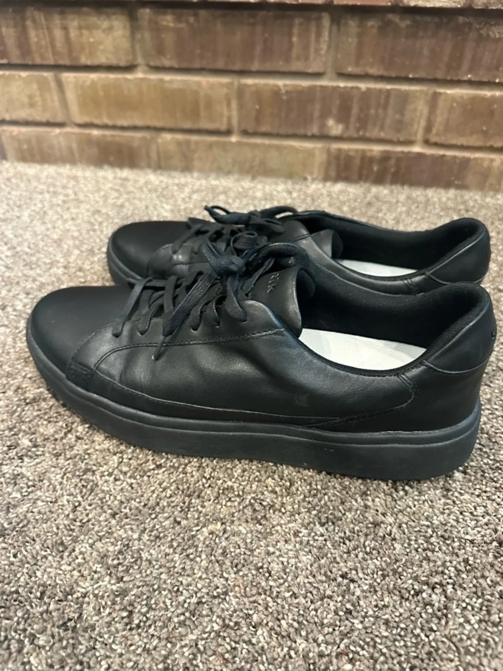 Kizik Vegas Black Leather Hands Free Slip On Sneakers Men 11 Sleek Minimalist